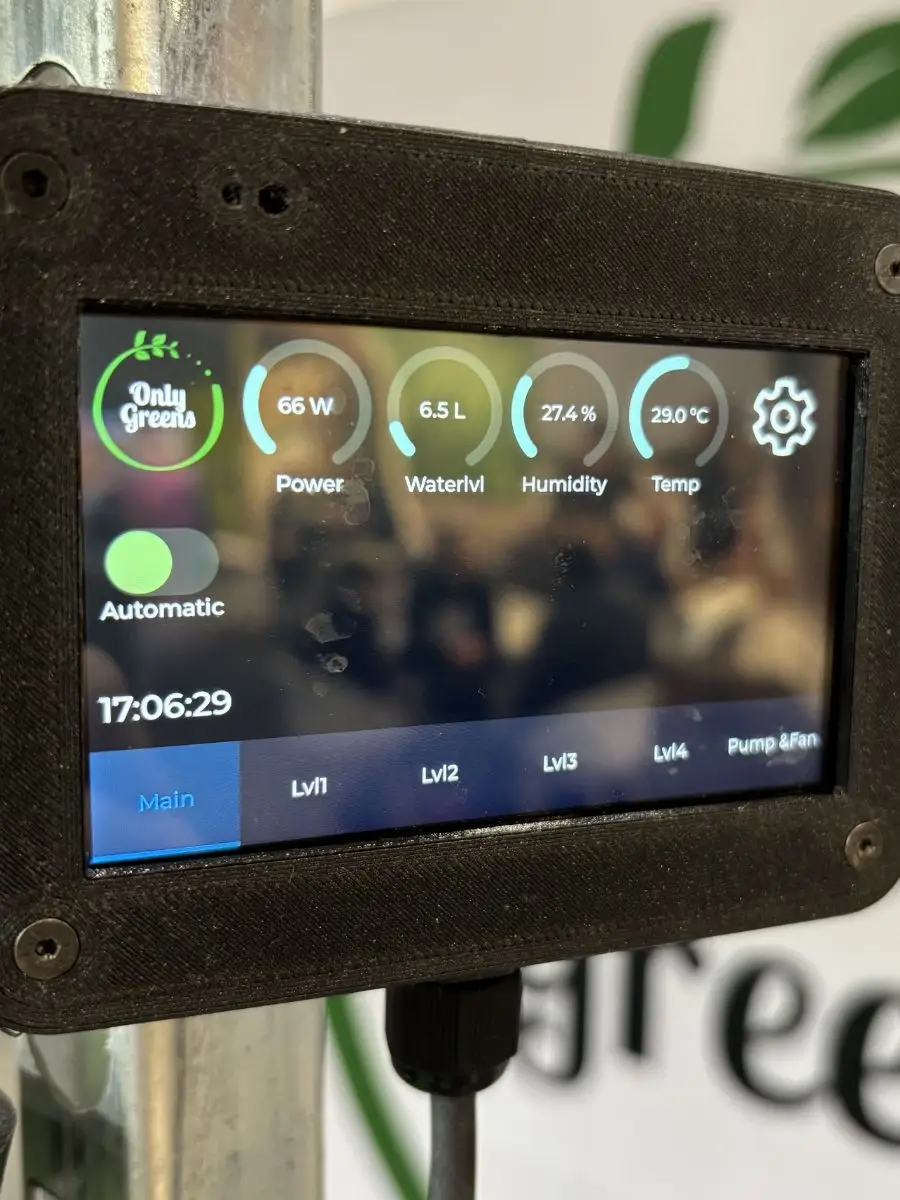 Touch-Display mit Bedienoberfläche der Microgreens-Anlage auf der ExpoDirekt 2025